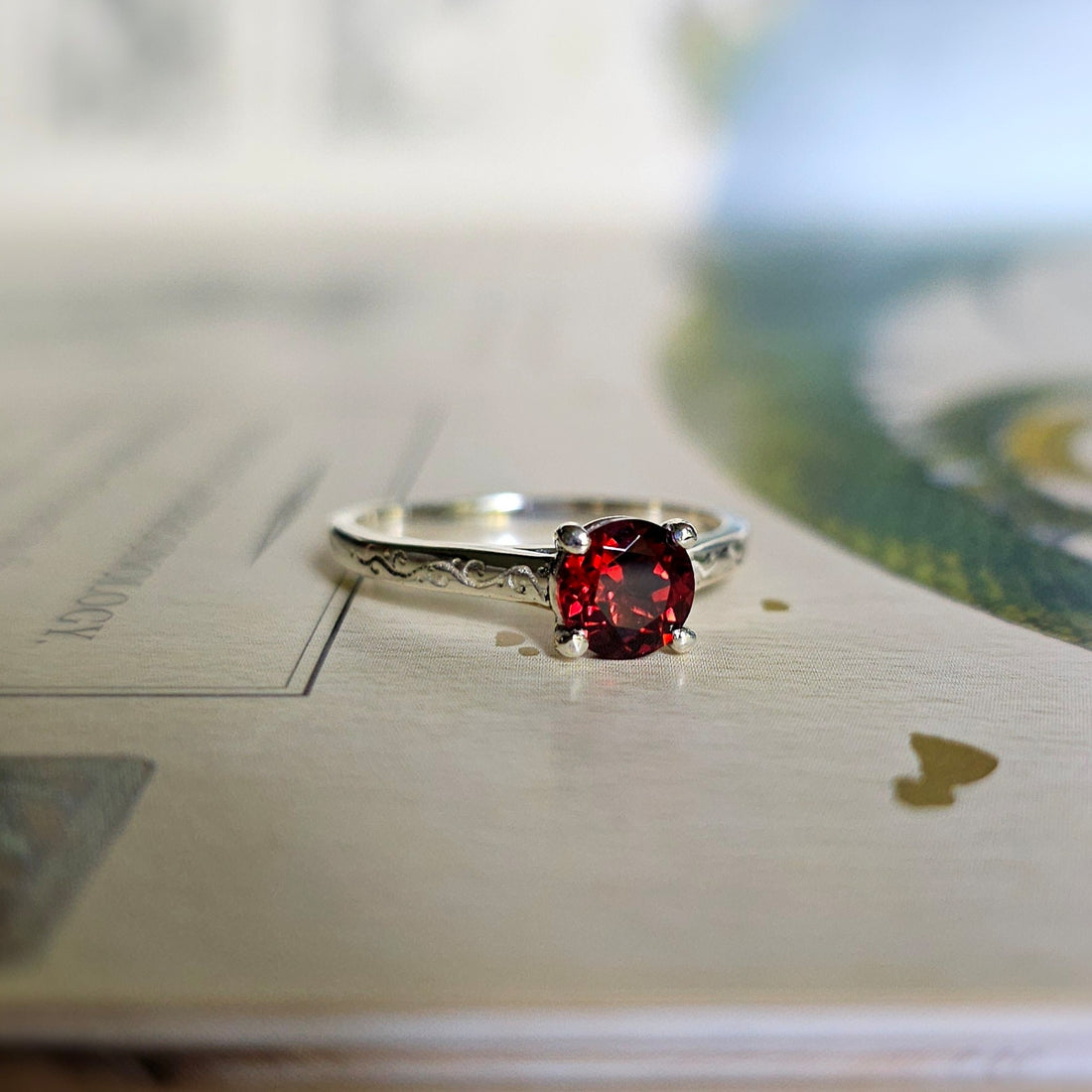 Lucida Ring with Garnet