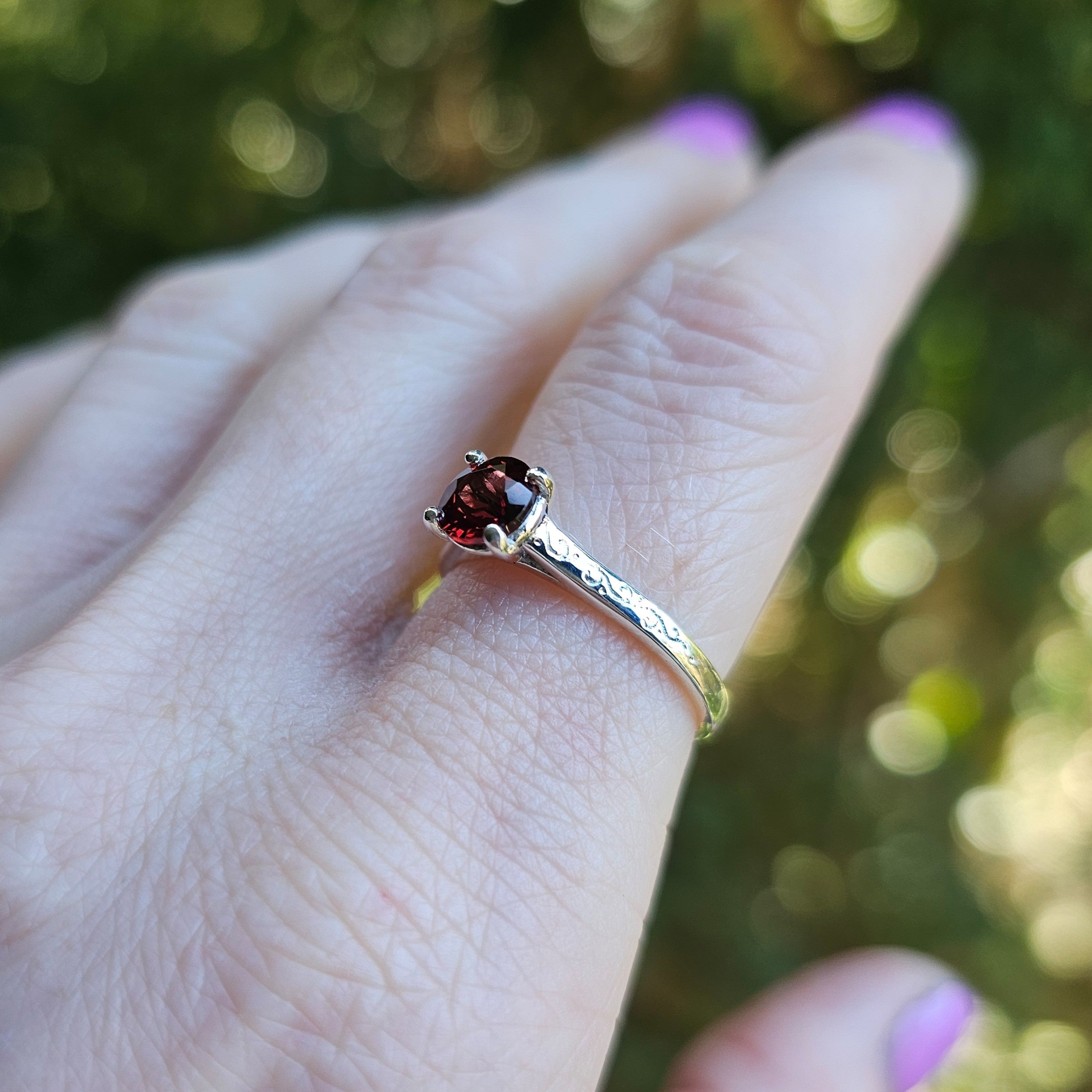 Lucida Ring with Garnet