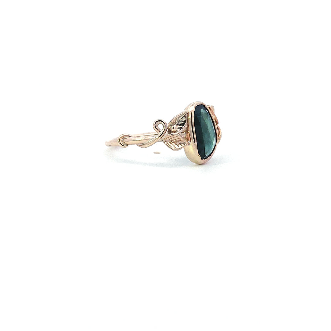 Tissaia Ring with Sapphire