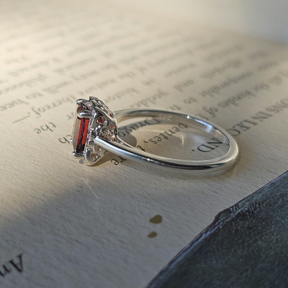 Kynareth Ring with Garnet