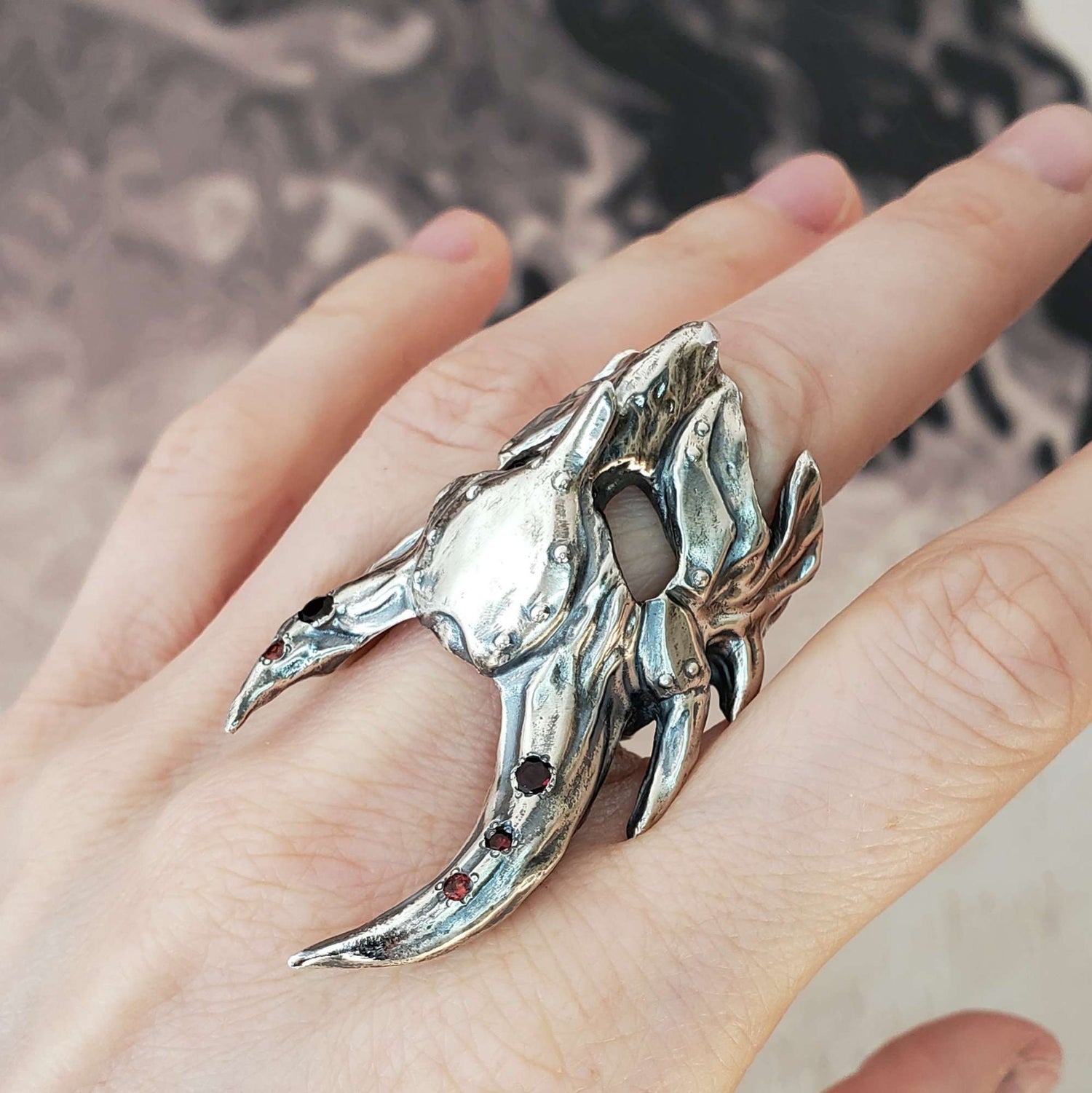 Jewelled Daedric Helmet Ring