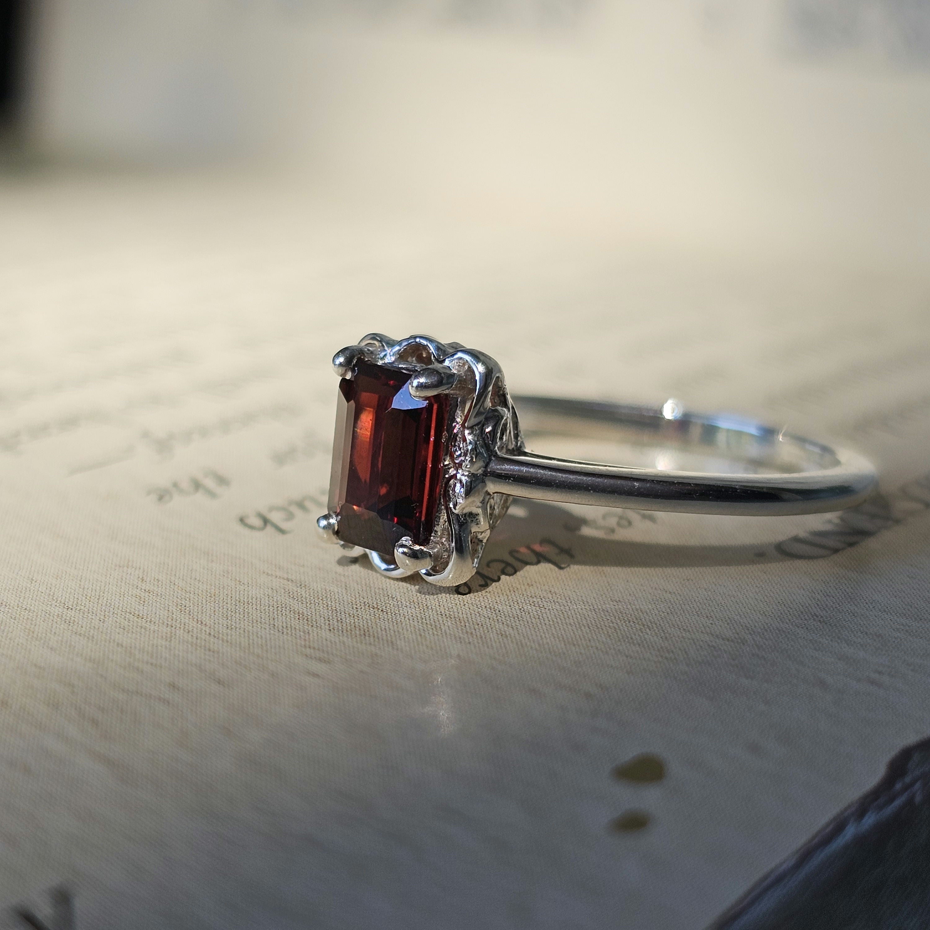 Kynareth Ring with Garnet