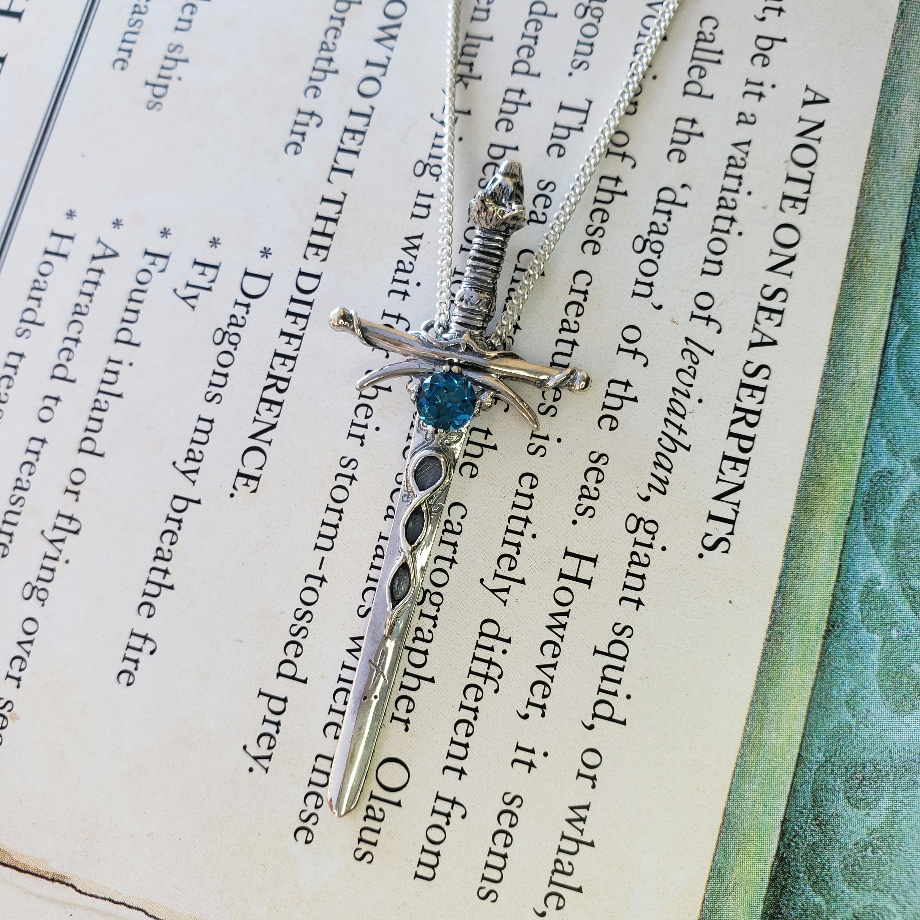 Runic Necklace of Magica