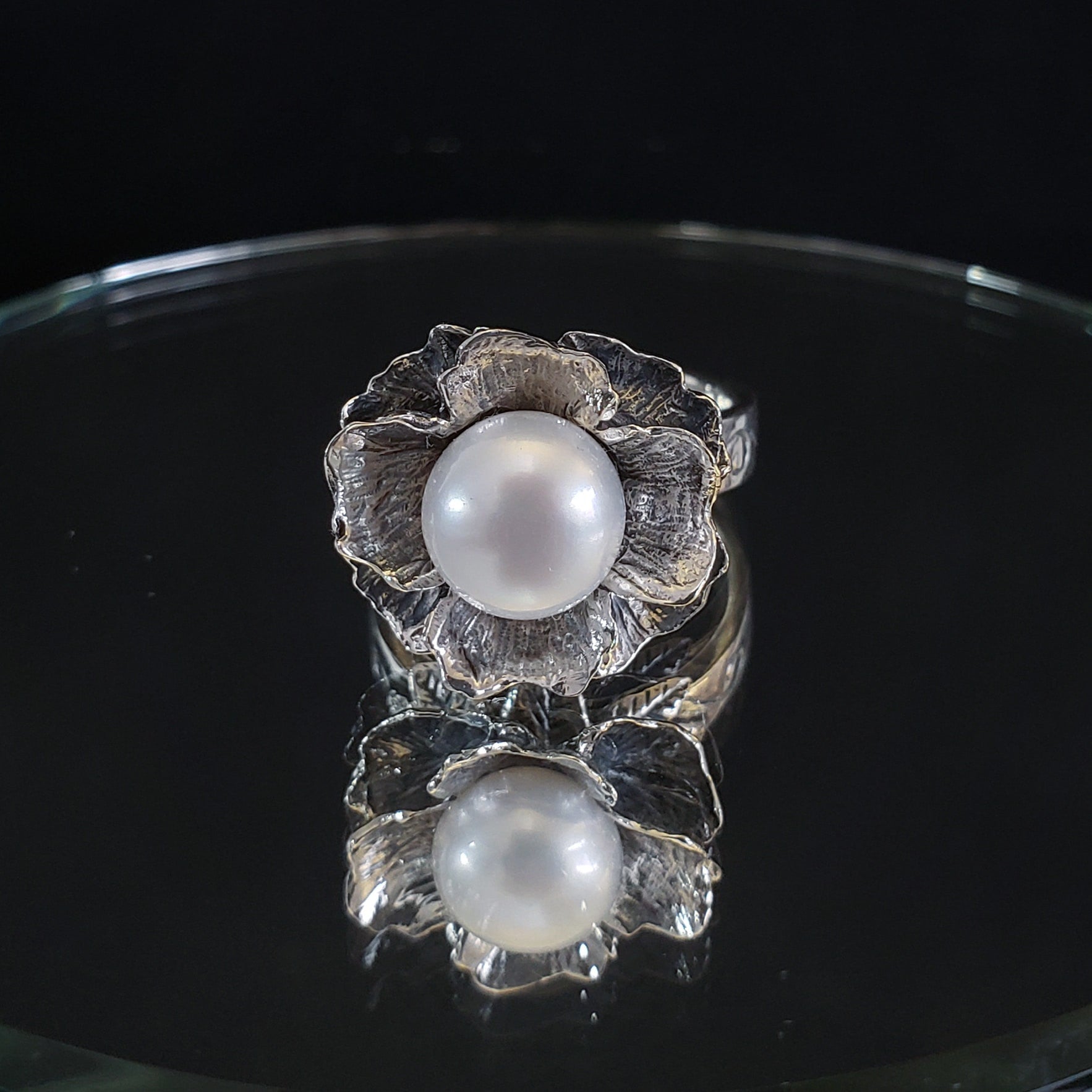 Flower Ring with Pearl