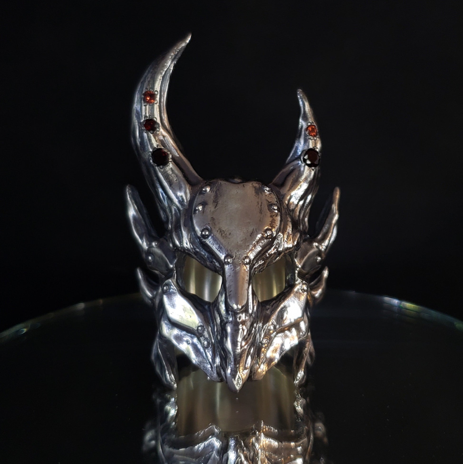 Jewelled Daedric Helmet Ring