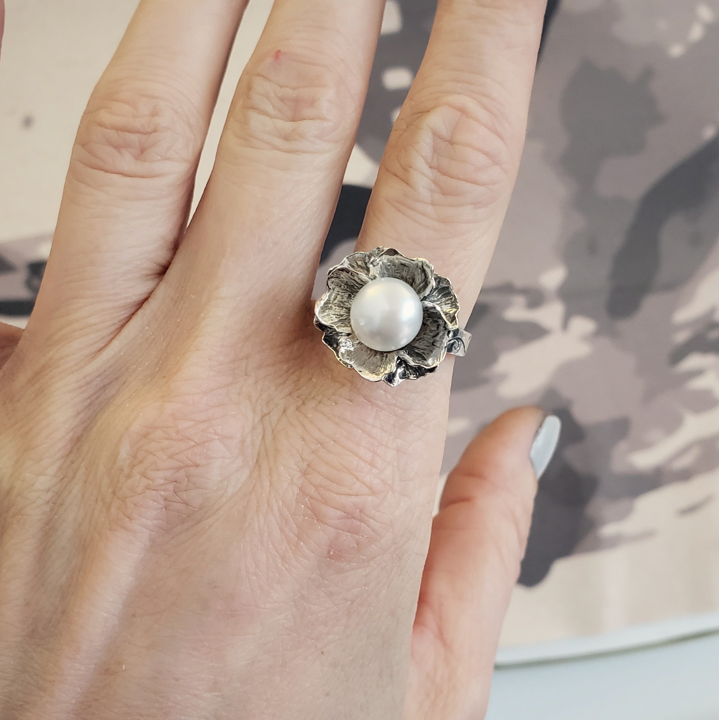 Flower Ring with Pearl