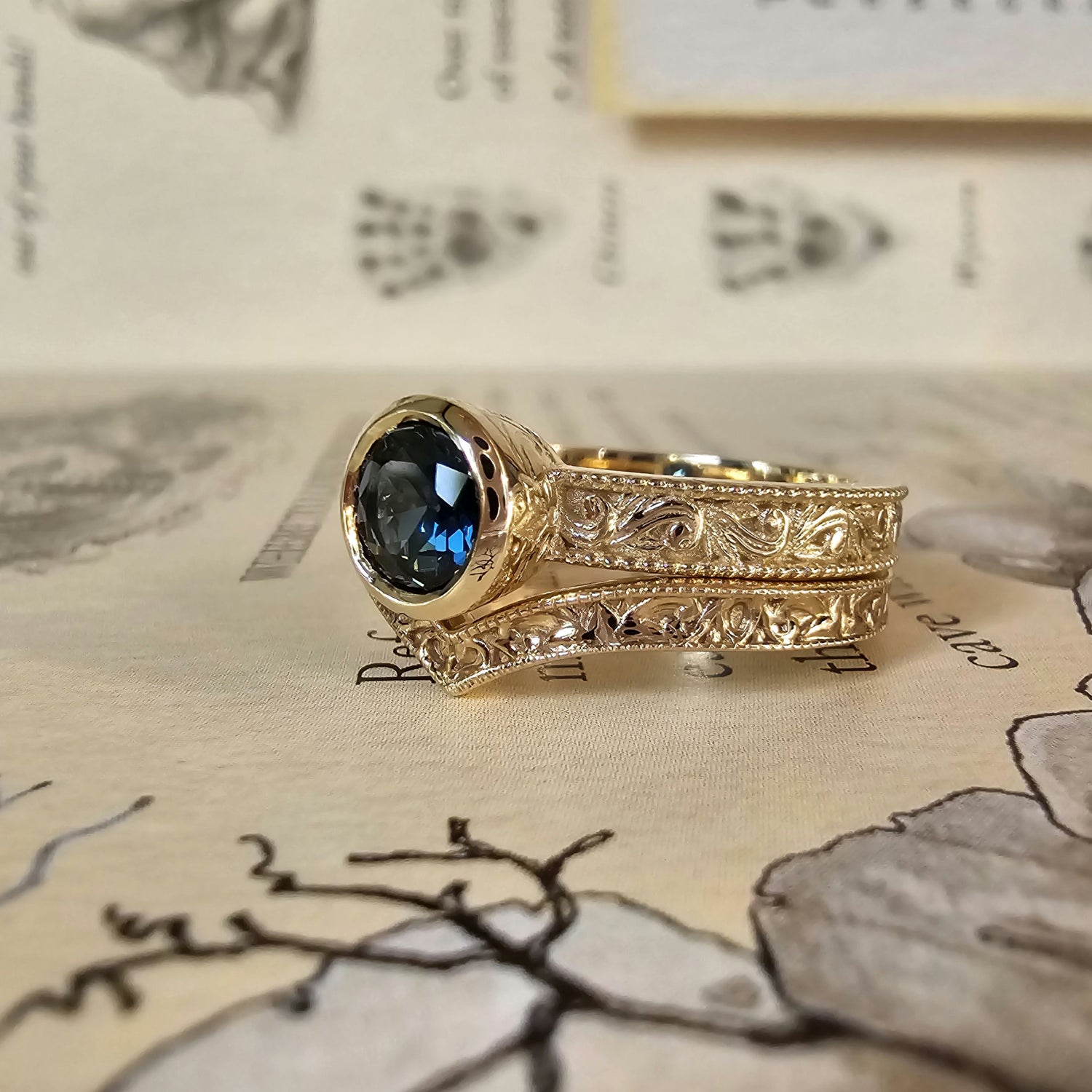 Nivenor Ring with Sapphire