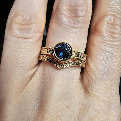 Nivenor Ring with Sapphire