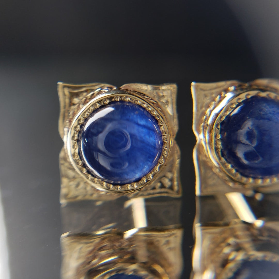 Aretuza Studs with Sapphire