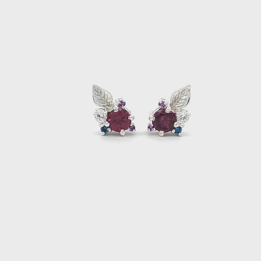 Nirea Earrings - Garnet