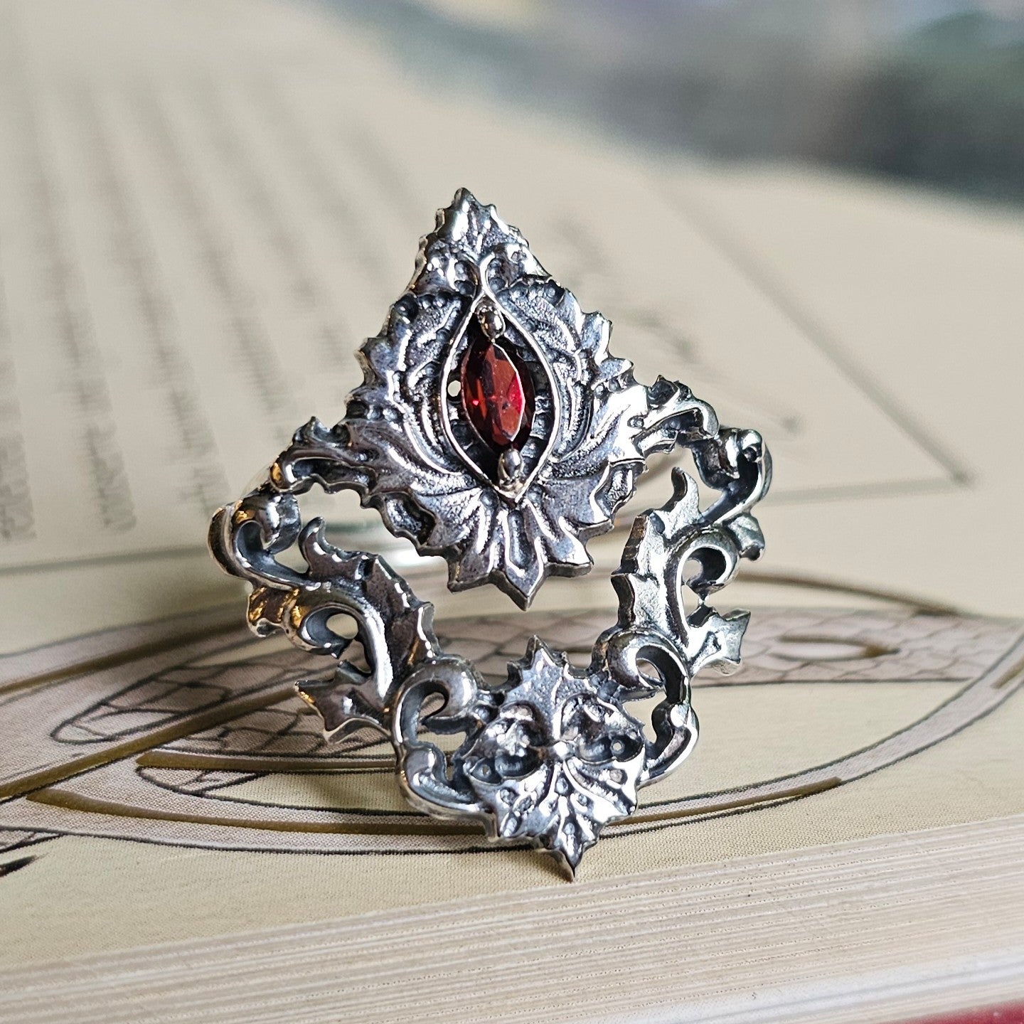 Mortis Ornamentum Ring